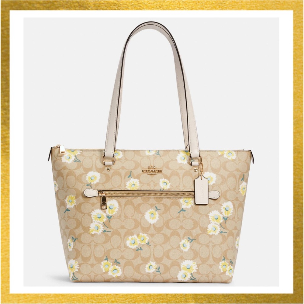 COACH Gallery Tote In Signature Canvas With Daisy Print